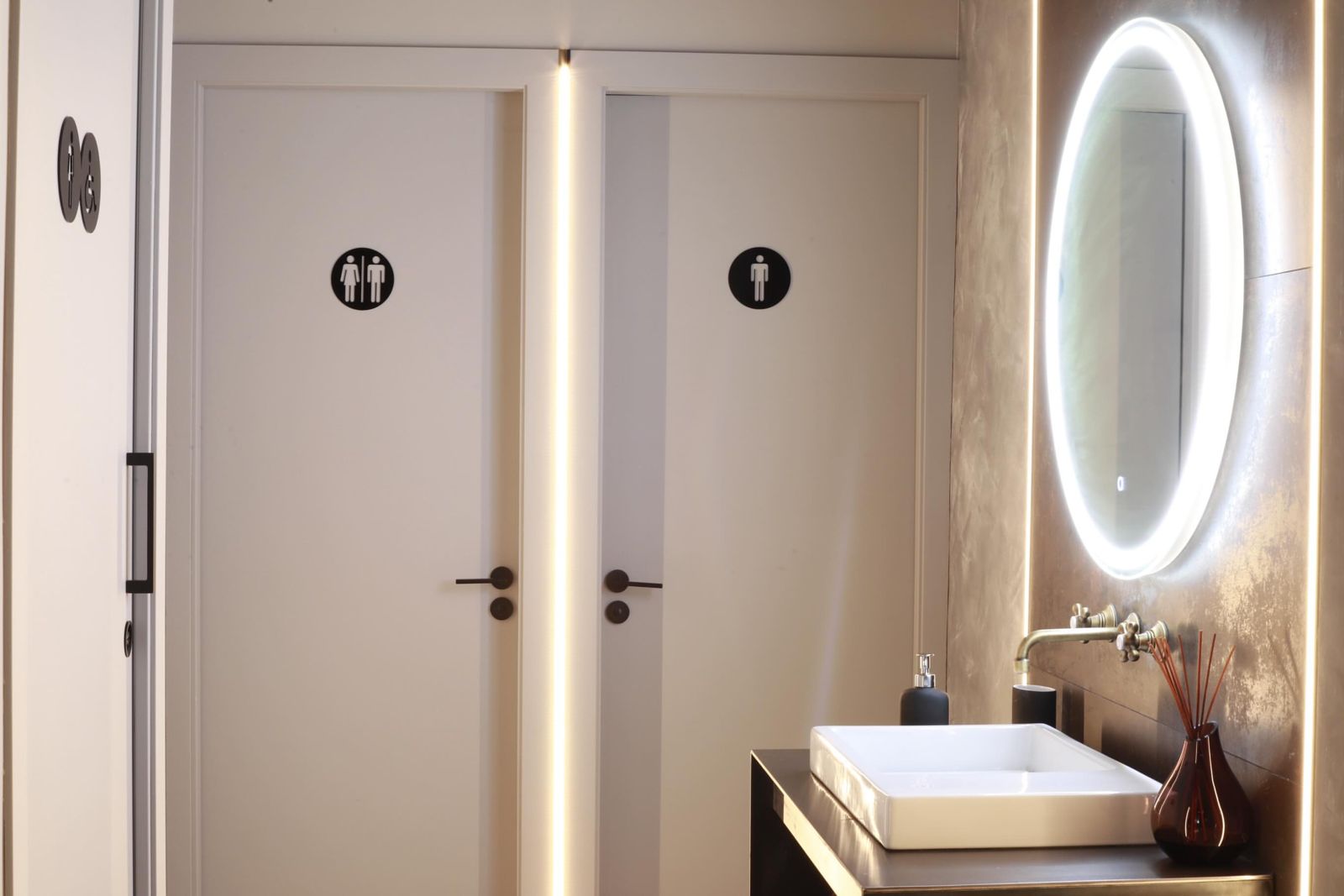 Baños reformados de Casa Maestro Bistró