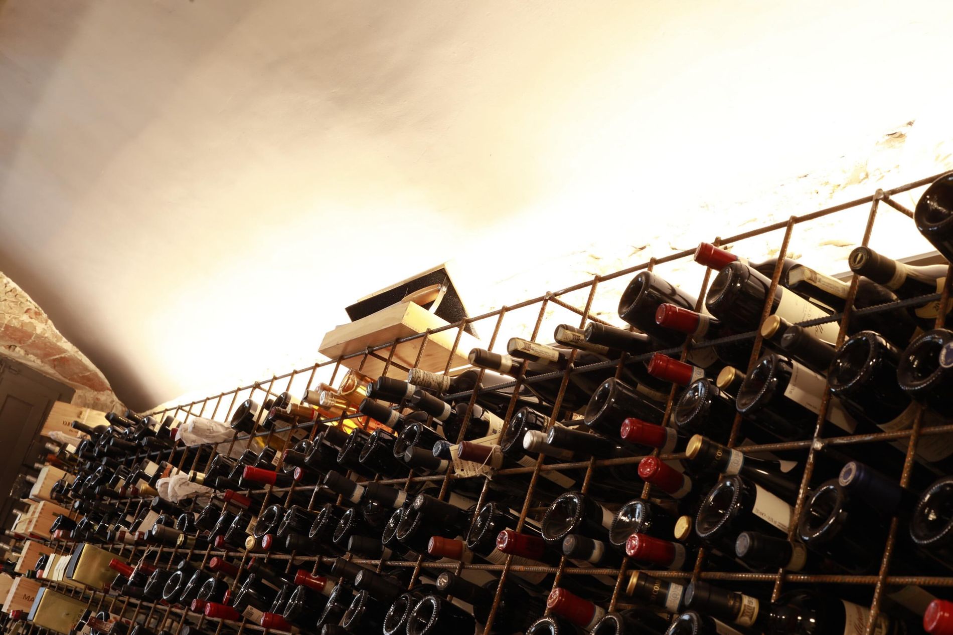 Bodega de vinos italianos de Casa Maestro Bistró para el maridaje de la carta