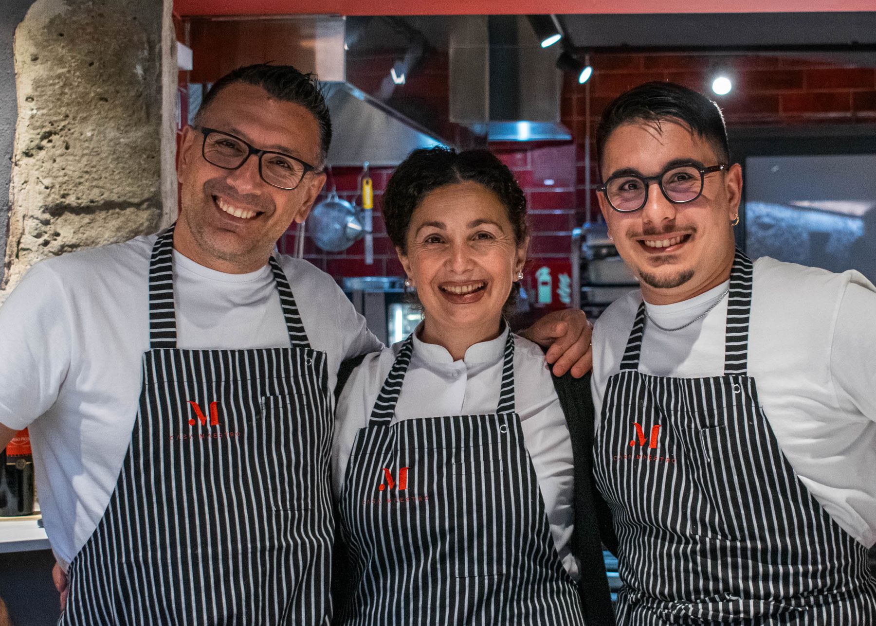 Roberto, Nunzia y Davide Costagliola, la familia de Casa Maestro Bistró